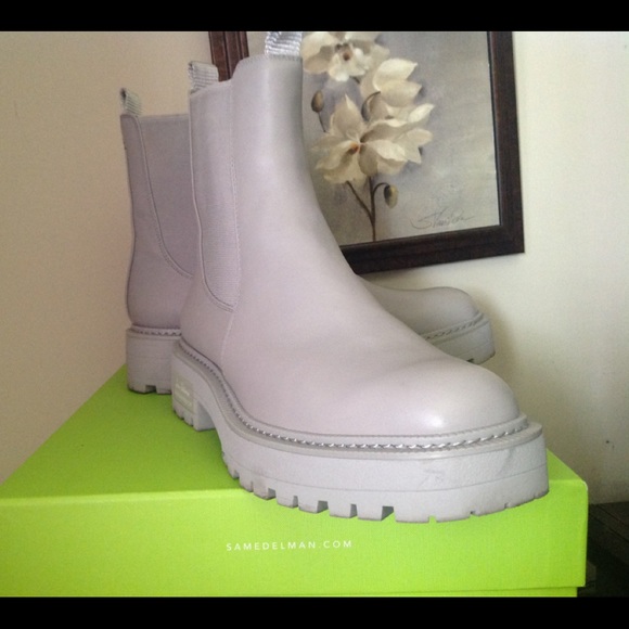 Sam Edelman Chelsea Boots - Picture 2 of 7